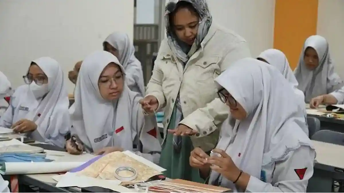 Soal Ujian Sekolah dan Kunci Jawaban Biologi Kelas 11 SMA Semester 2